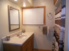 Bathroom 1.JPG